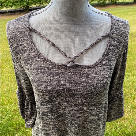 Caution To The Wind Top - Picture 2 of 9